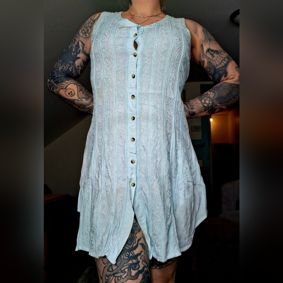 Vintage Boho Embroidered 100% Rayon Mini Dress With Button Front And Tie Back - Picture 2 of 10